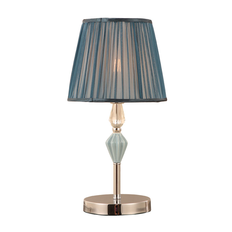 Tradičná stolová lampa z plisovanej látky